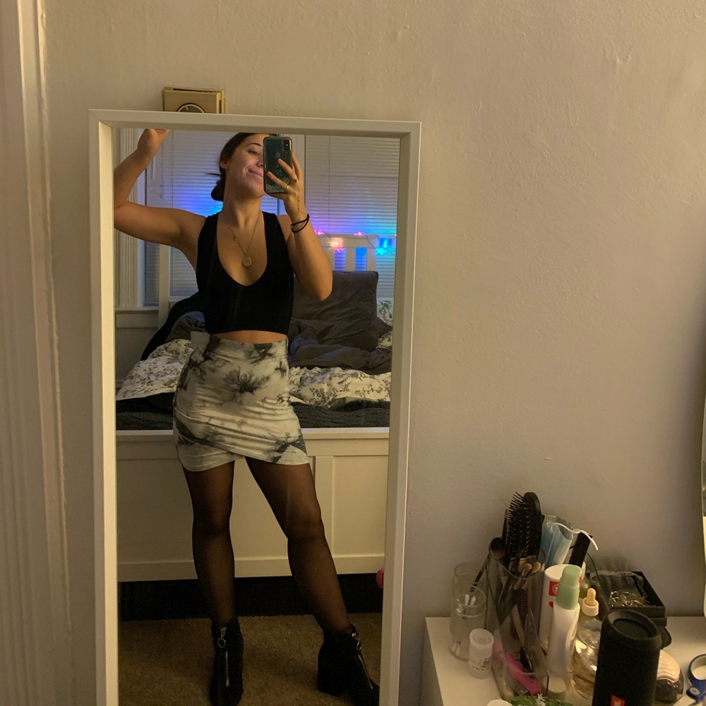 Aritzia Talula Grey Tie Dye High Waist Mini Skirt